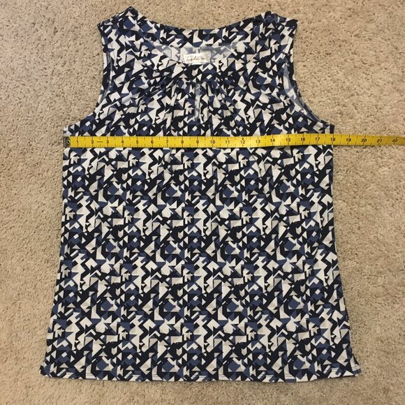 Geometric Stretchy Collar Pleated Tank Top - Picture 11 of 13